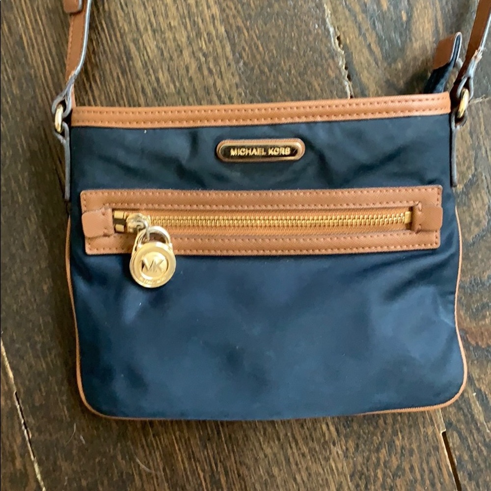 Michael kors cross body